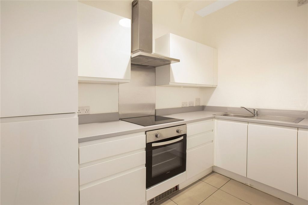 Property photo 2 of 11 Kitchen