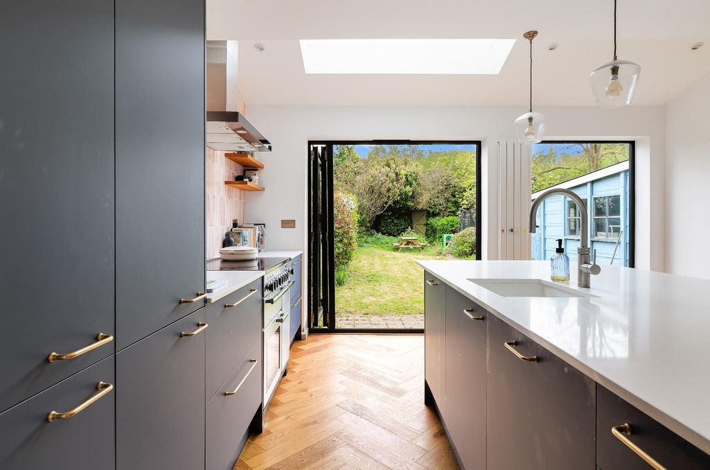 Property photo 2 of 25 Img (3).Jpg