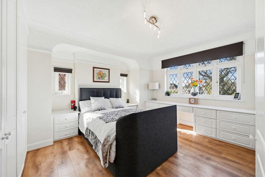 Property photo 2 of 26 Picture No. 33