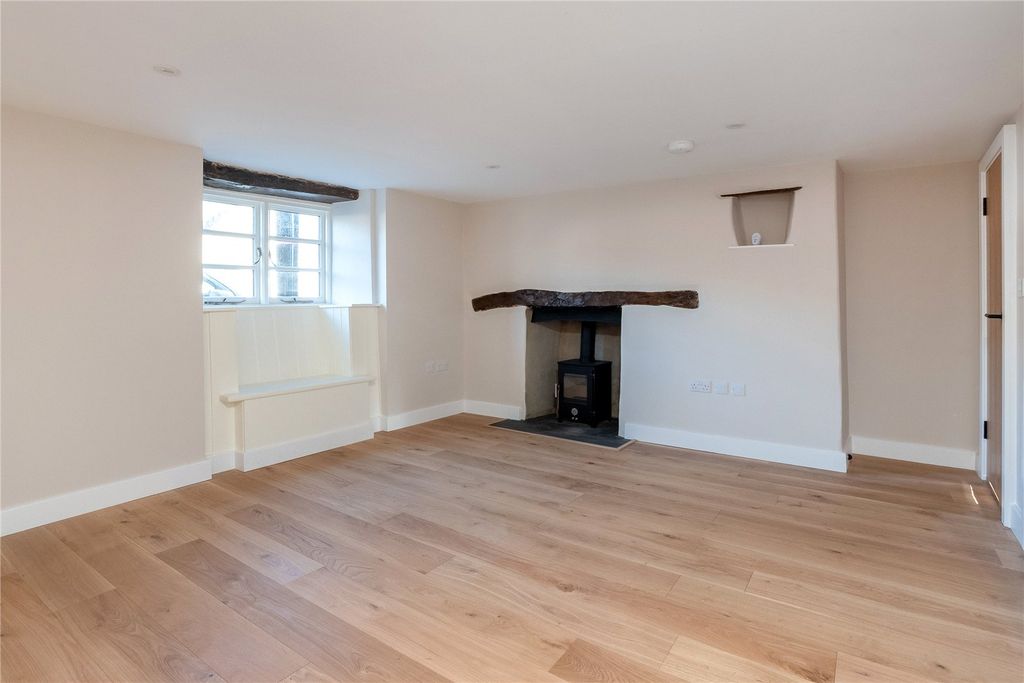 Property photo 2 of 19 Picture No. 11