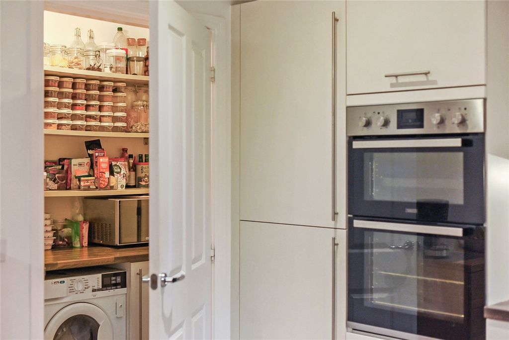 Additional image 9 of 4 bed detached house for saleForesters Drive, Liphook, Hampshire GU30
