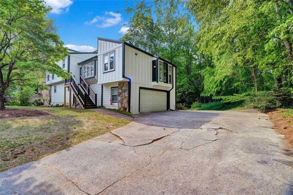 Property photo 1 of 31