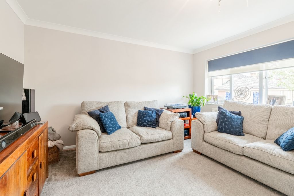 Property photo 3 of 14 4418804