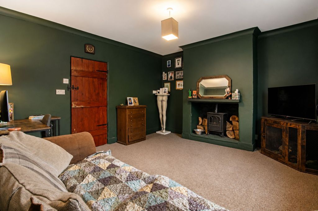 Property photo 3 of 16