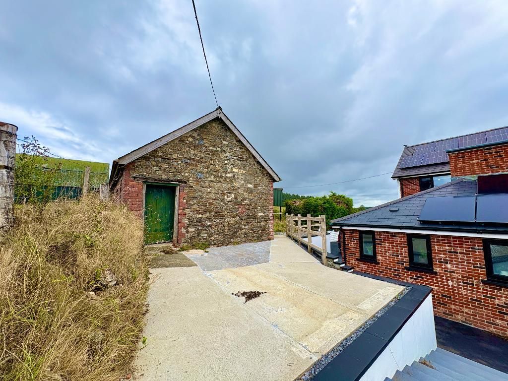 Property photo 1 of 2