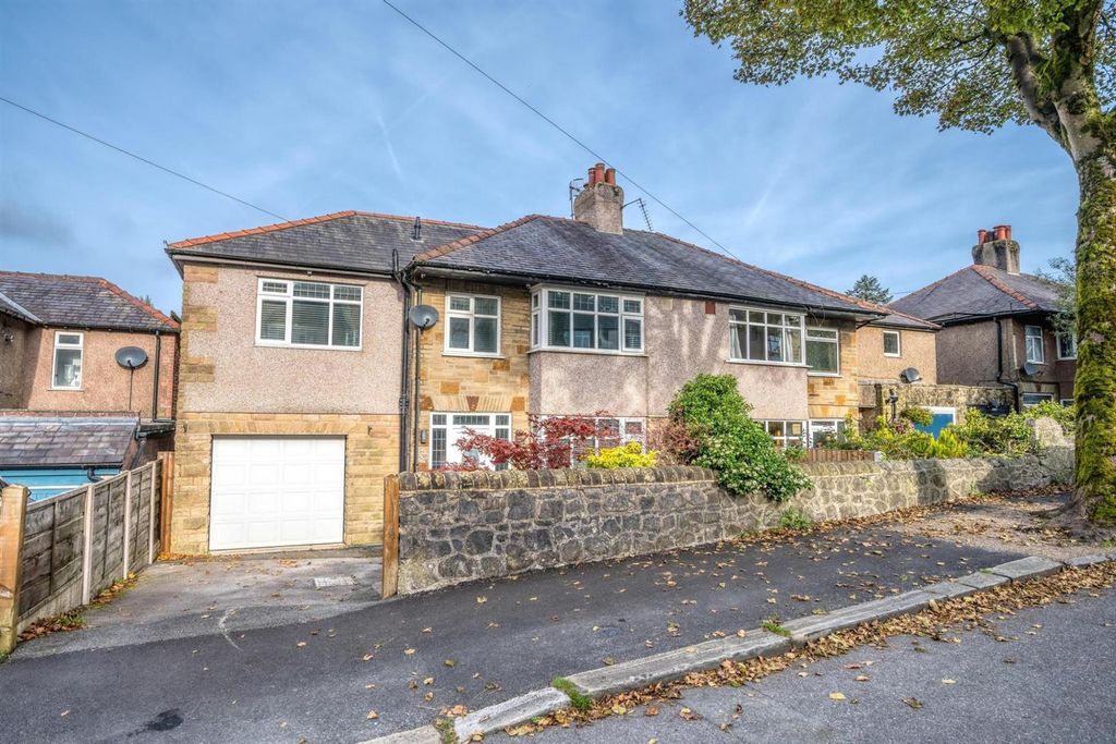 Property photo 1 of 34
