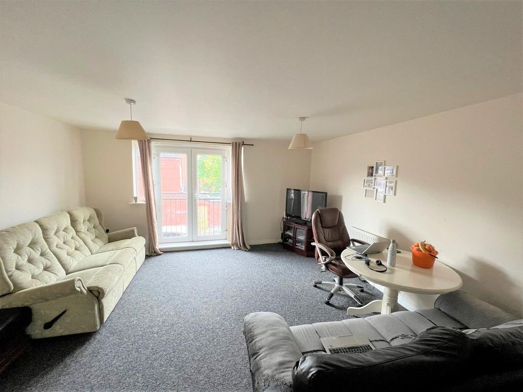 Property photo 2 of 9