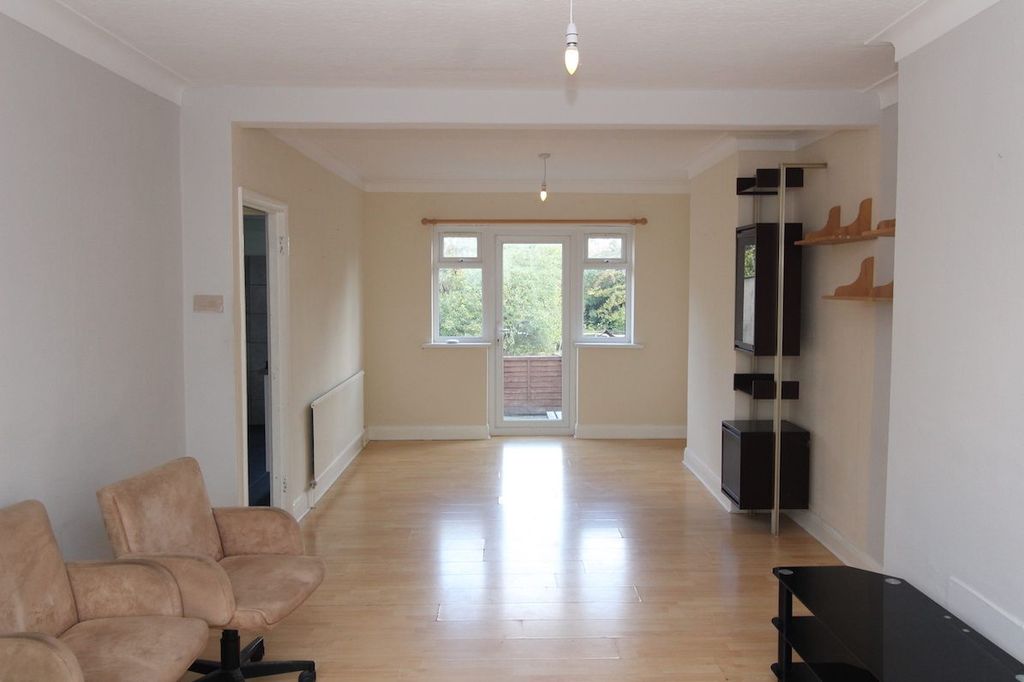 Property photo 1 of 9 Three Bedroom Semi-Detached House To Let Â€“ Northolt