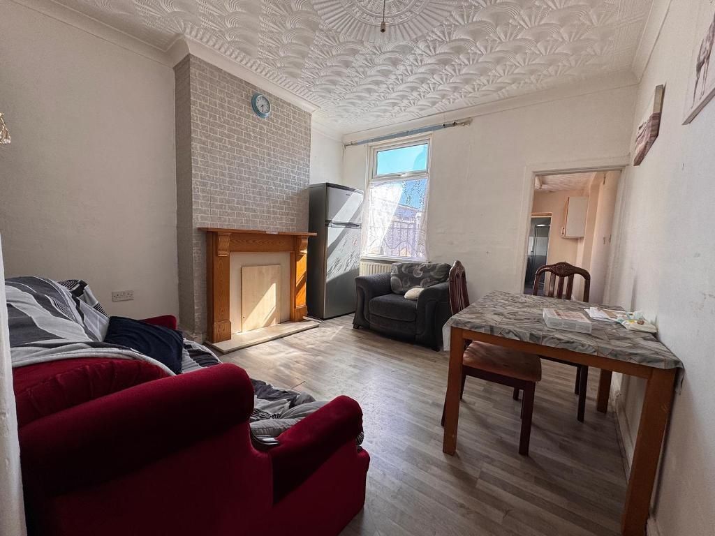 Property photo 3 of 9