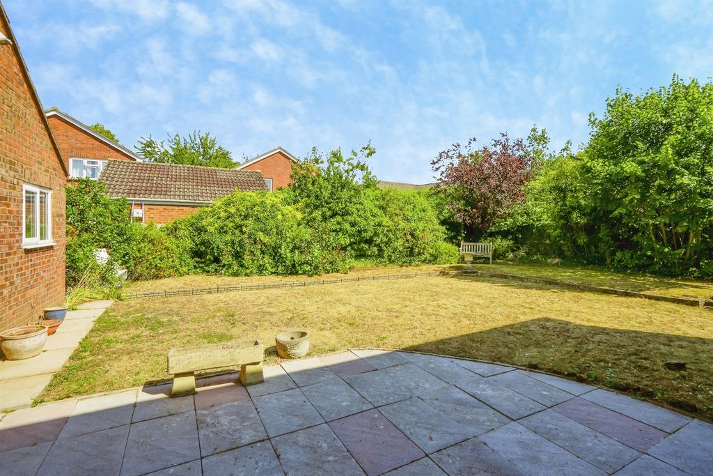 Property photo 3 of 23