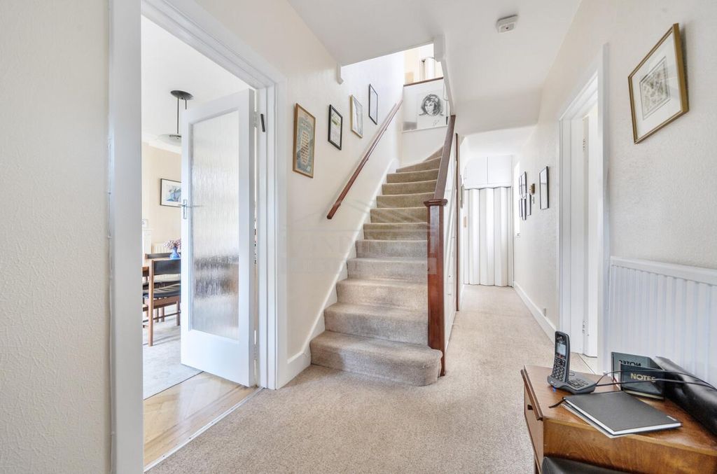 Property photo 2 of 13 4991Df9c-16B9-4Cf3-925F-55452Eb8Bfb1.Jpg