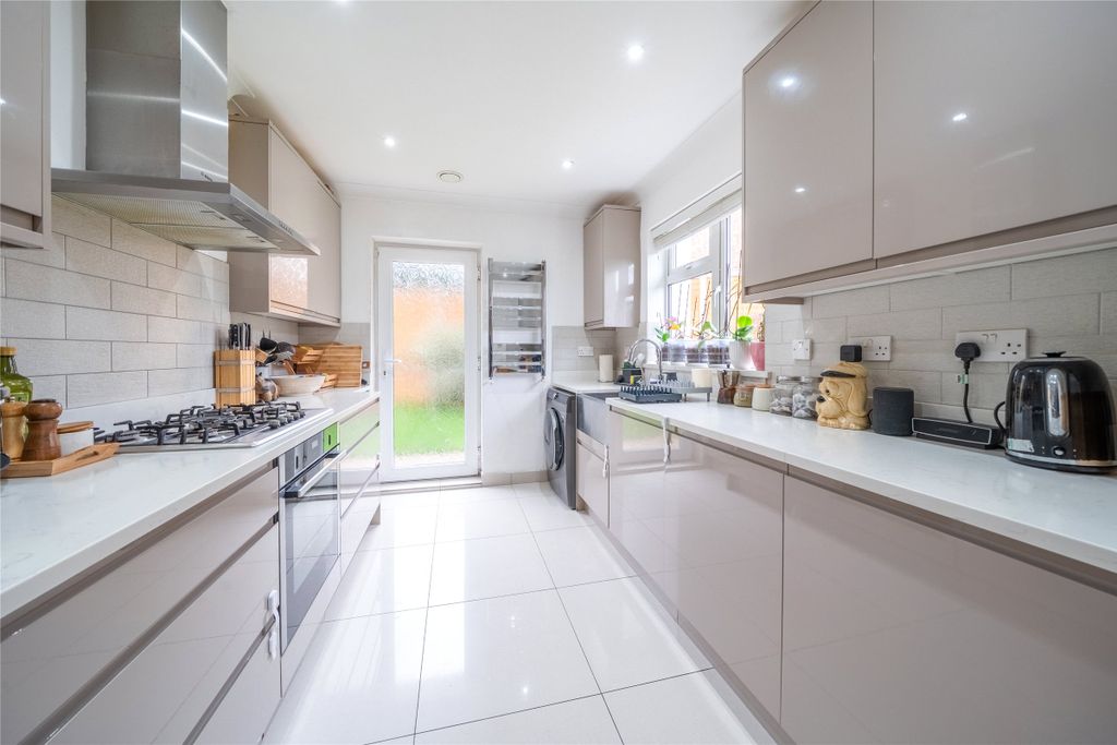 Property photo 3 of 14 Kitchen