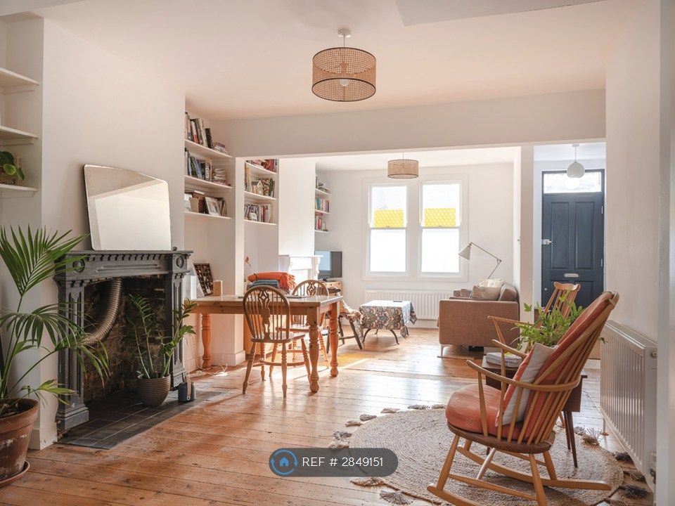 Property photo 3 of 12 Reading/Working Area Looking Towards Lounge