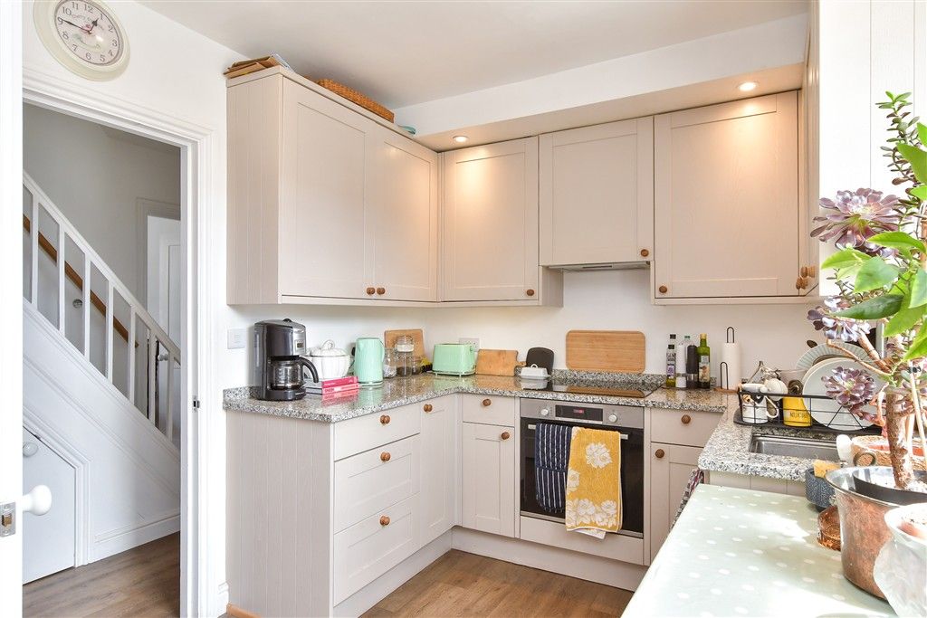 Property photo 3 of 7 Kitchen