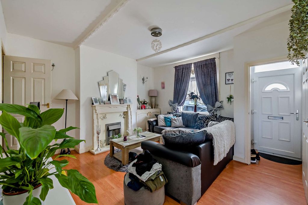 Property photo 2 of 21