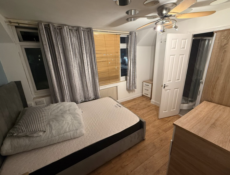 Property photo 2 of 6 Bedroom Image 2