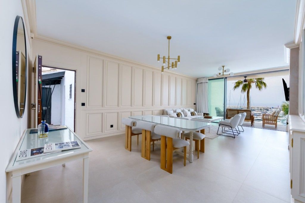 Property photo 2 of 36