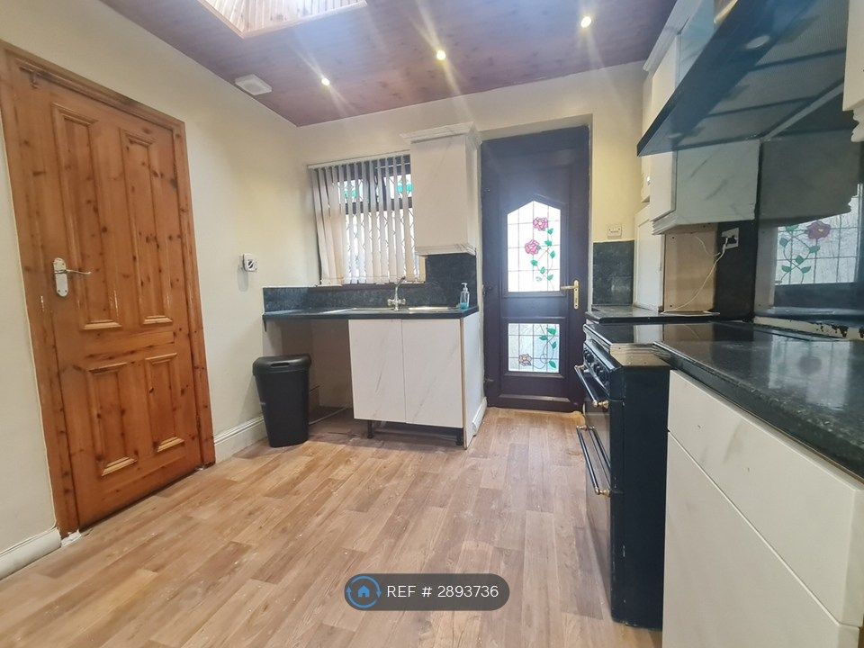 Property photo 2 of 22