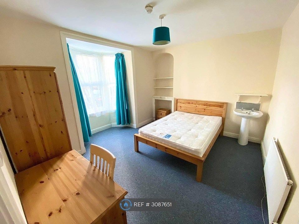 Property photo 3 of 14