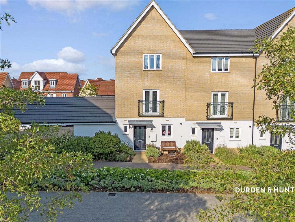 Property photo 1 of 30 Alderwood Terrace