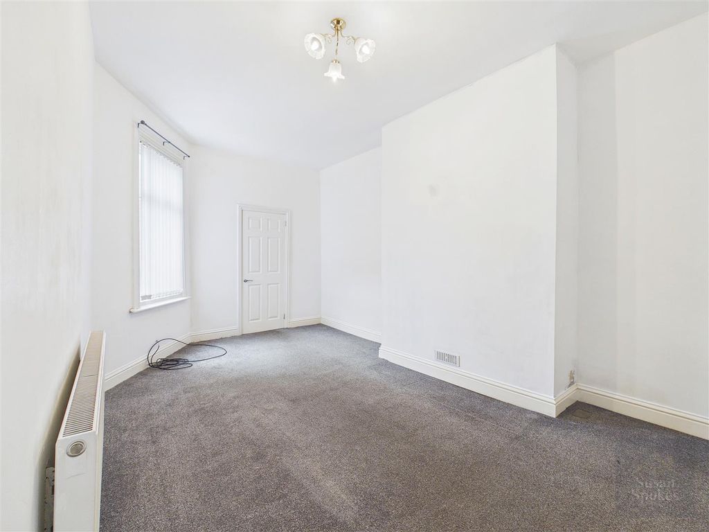 Property photo 3 of 16 Cam01858G0-Pr0345-Still007.Jpg