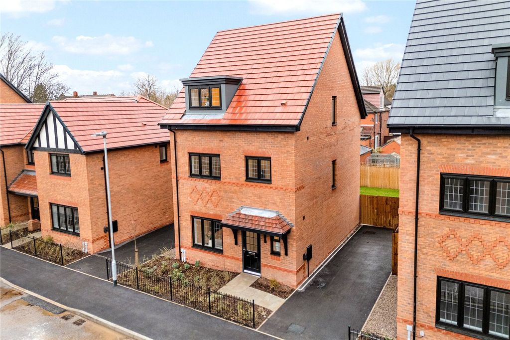 Property photo 1 of 15 Huxley