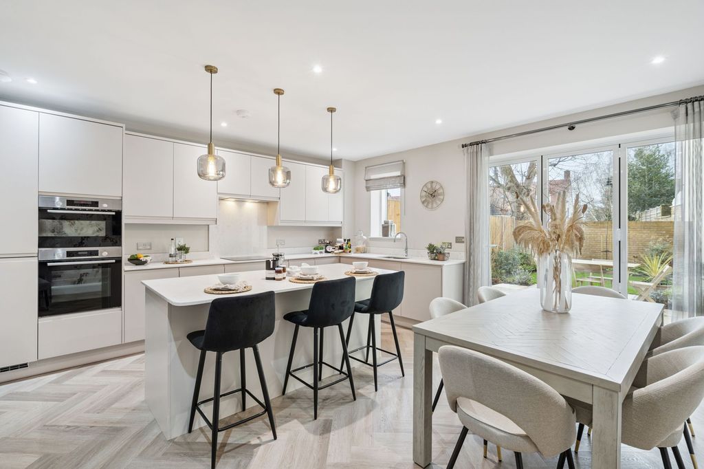 Property photo 2 of 20 2026 - Kitchen_Dining (2)