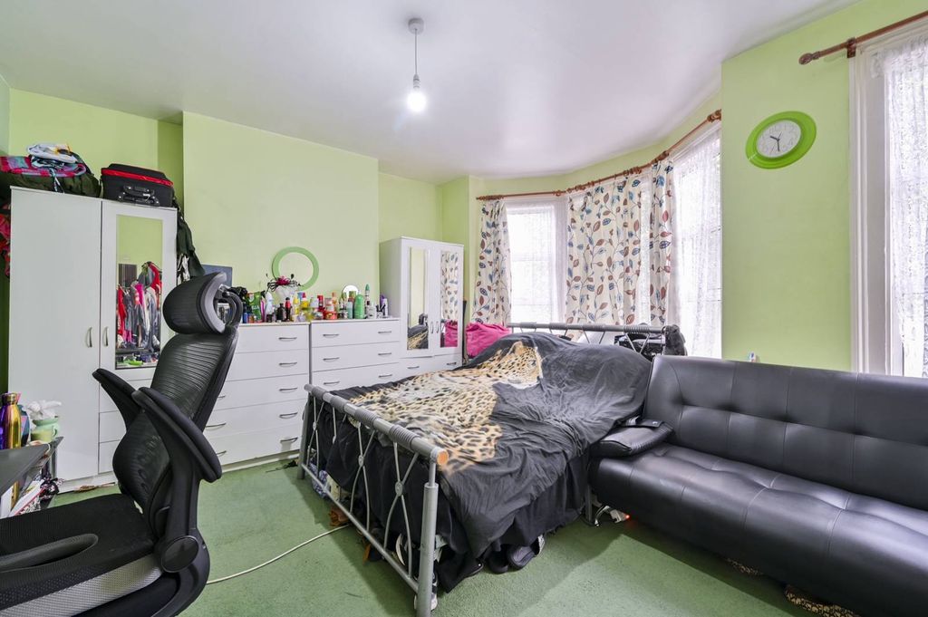 Property photo 2 of 22