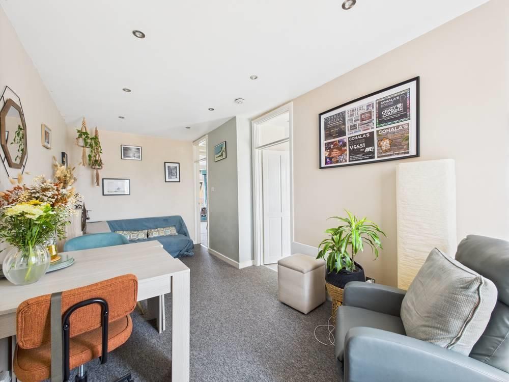 Property photo 2 of 19 Cam01358G0-Pr0161-Still014-Thumbnail-H750-70.Jpg