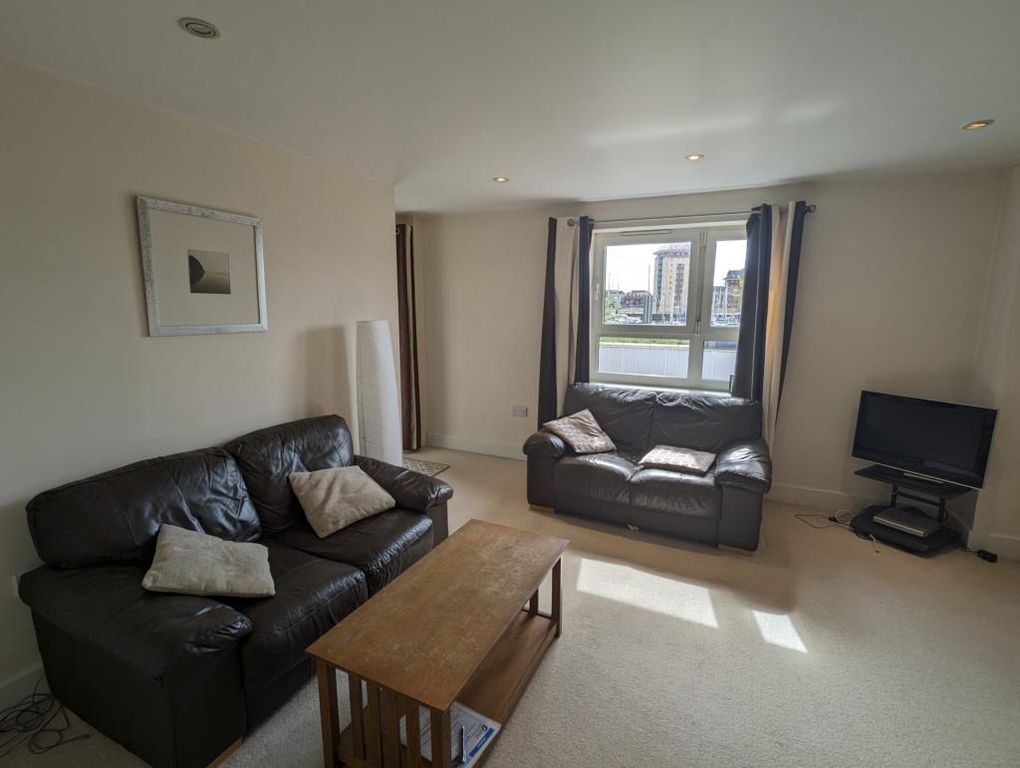 Property photo 3 of 10 Dining Room