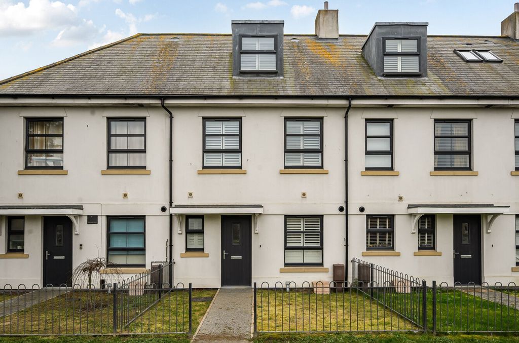 Property photo 1 of 25