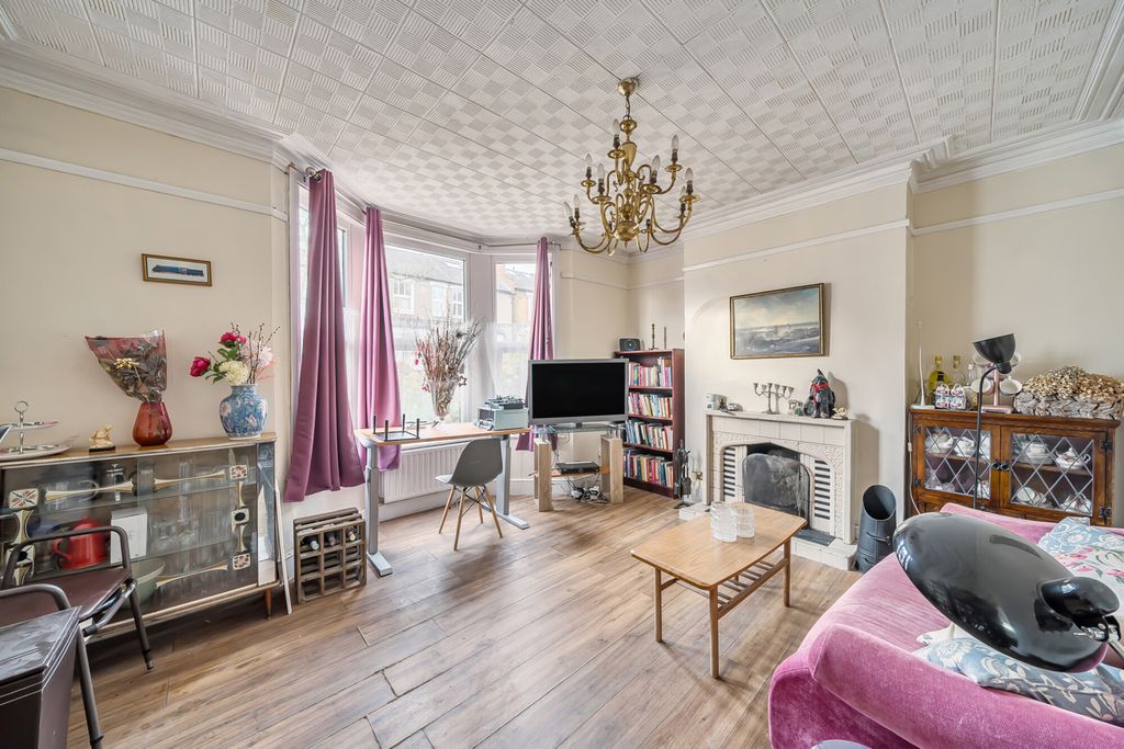 Property photo 3 of 15 Reception