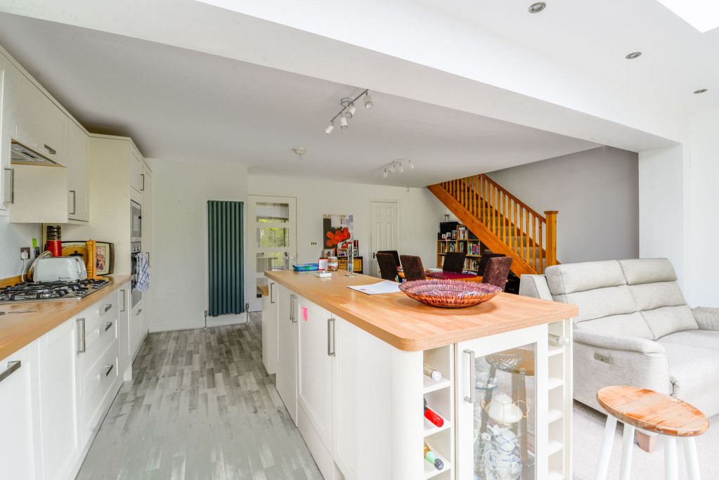 Property photo 2 of 22 Dining Kitchen
