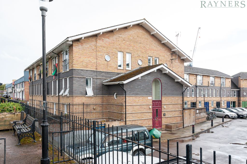 Property photo 1 of 21