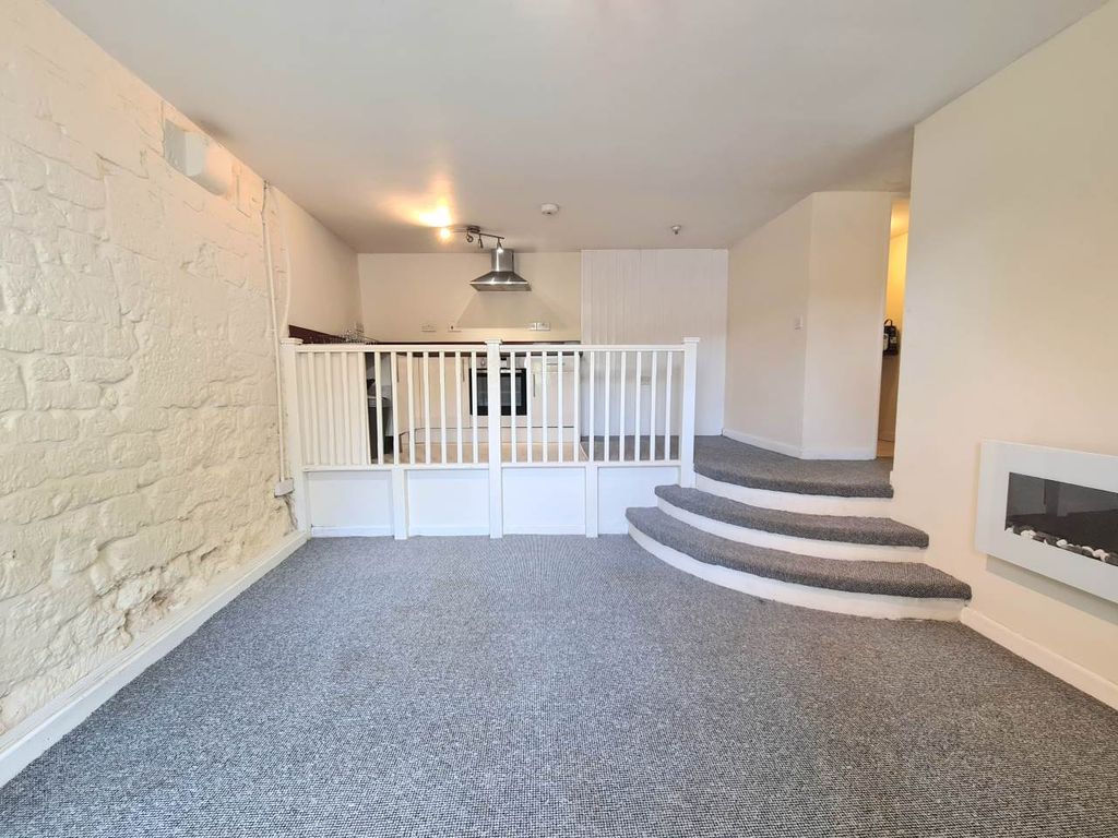 Property photo 3 of 7 Flat 3 Open Plan Living 2