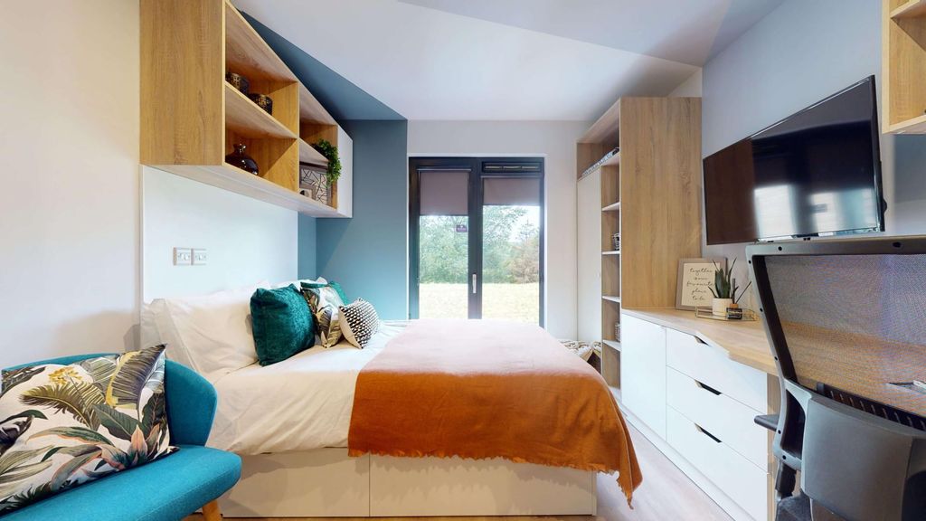 Property photo 3 of 21