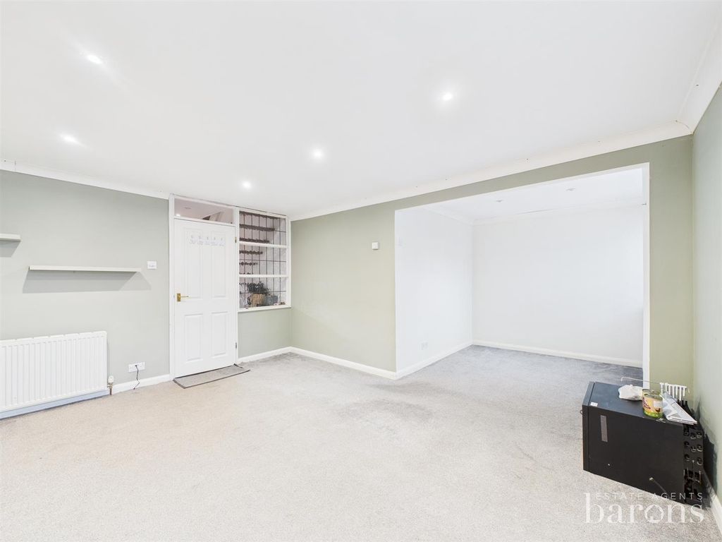 Property photo 2 of 16 Cam05500G0-Pr0088-Still005.Jpg