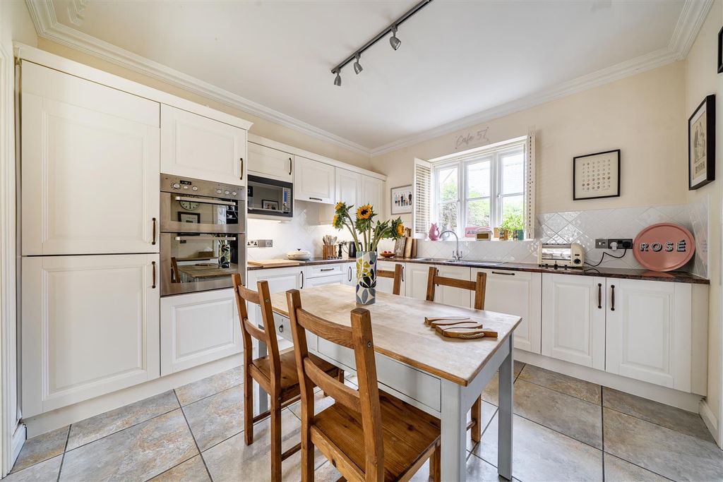 Property photo 3 of 23 Kitchen Breakfast Room