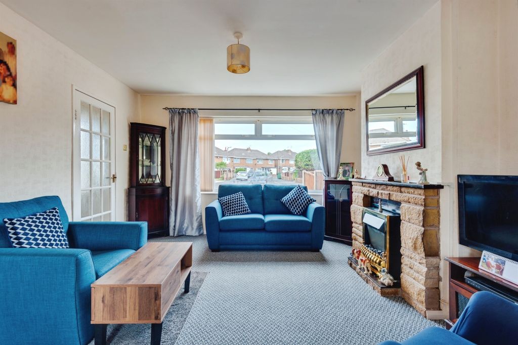 Property photo 2 of 17
