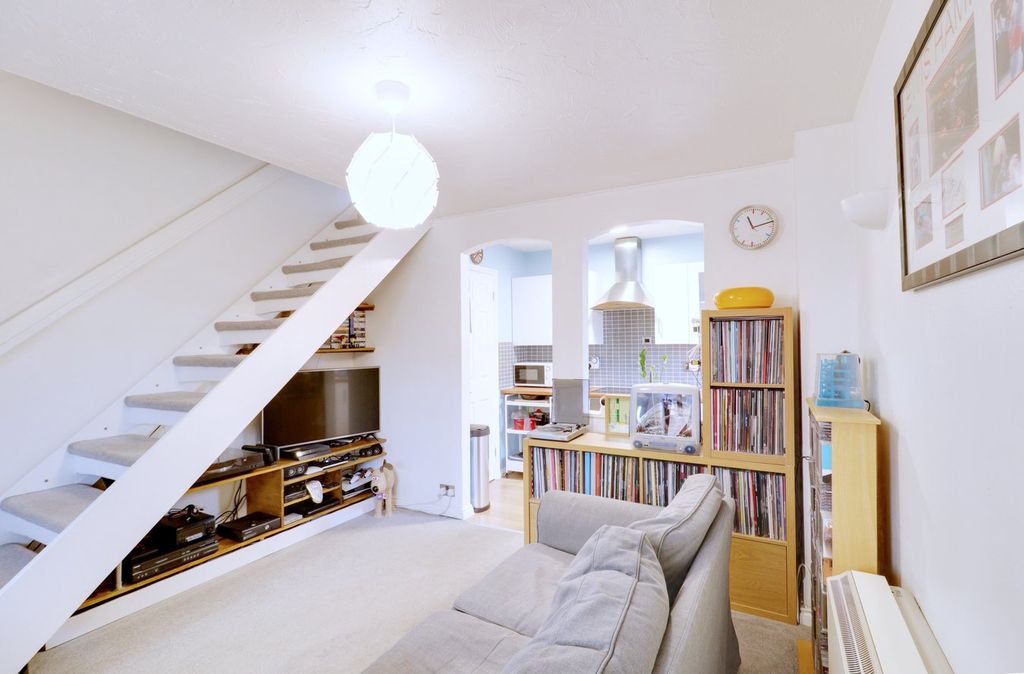Property photo 3 of 12