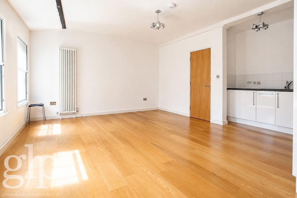 Property photo 3 of 10 958272