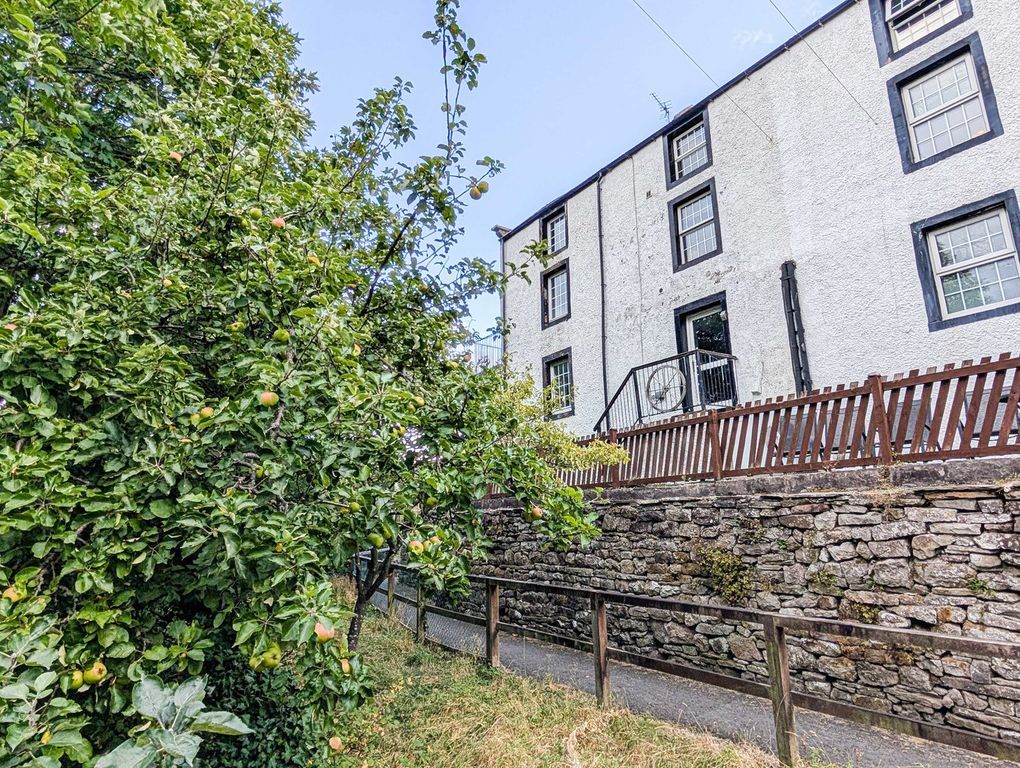 Property photo 1 of 18 External