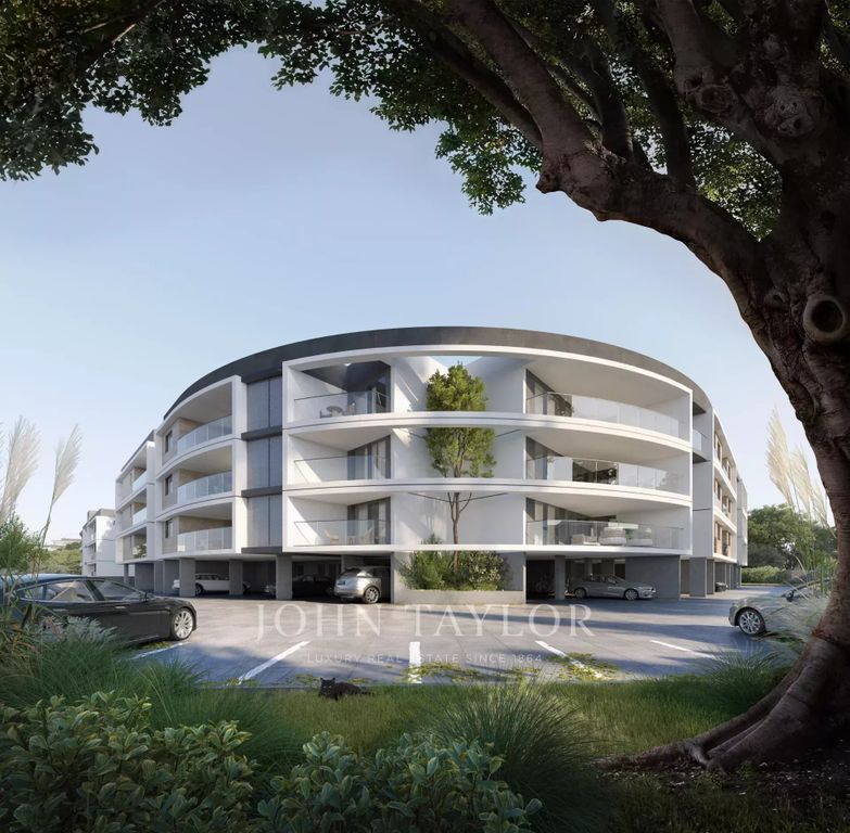 Property photo 3 of 32