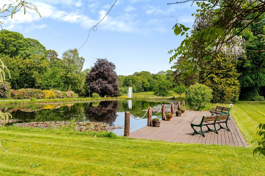 Property photo 3 of 34 Picture No. 02