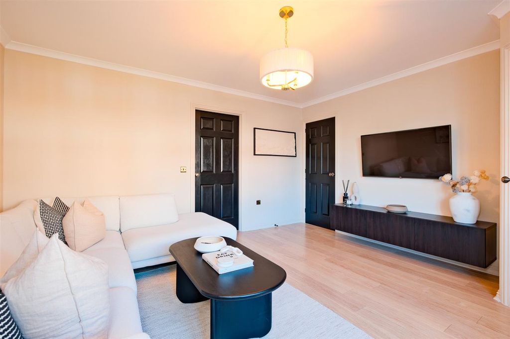 Property photo 3 of 26