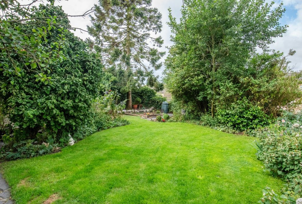Property photo 3 of 21 Garden