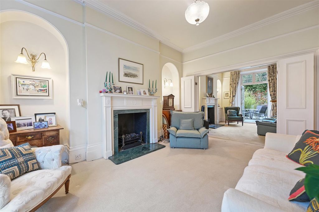 Property photo 3 of 12 Caithness Road