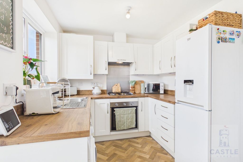 Property photo 2 of 16