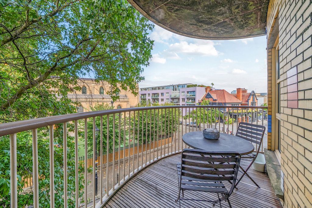 Property photo 2 of 22 1525889-5-1A0Cdea...