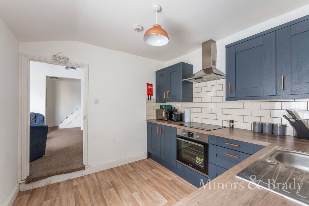 Property photo 2 of 14